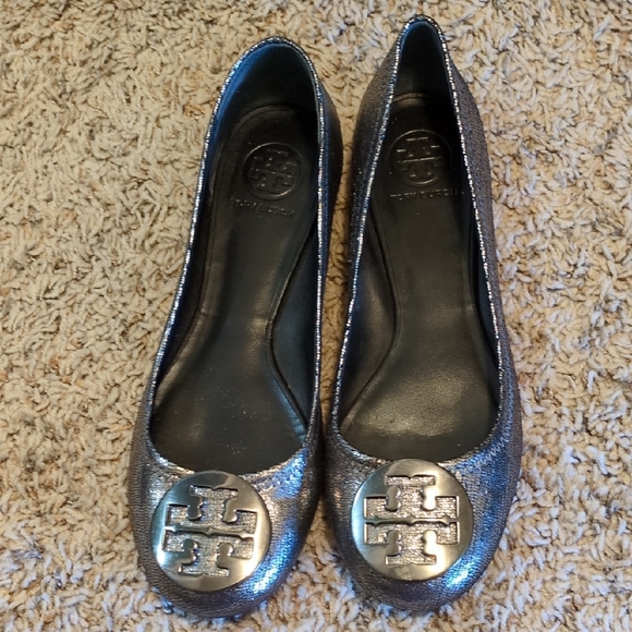 Tory Burch Shoes - Tory Burch Metallic Silver Loafers